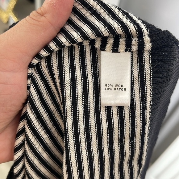 St. John colorblock zip front sweater Size Small - Picture 3 of 8